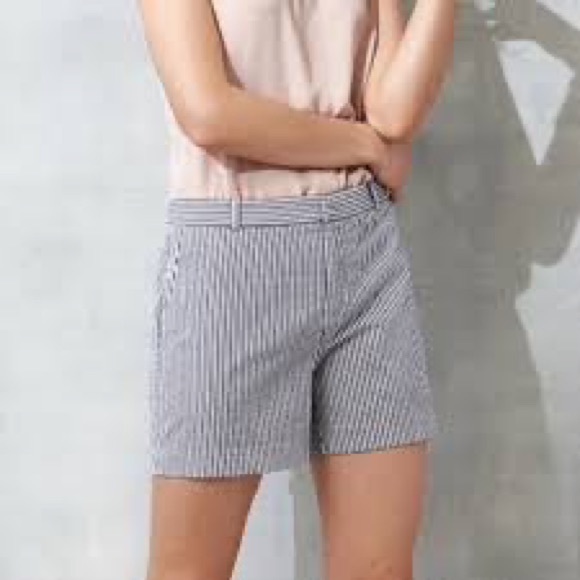 Banana Republic seersucker shorts 2 - Picture 1 of 4